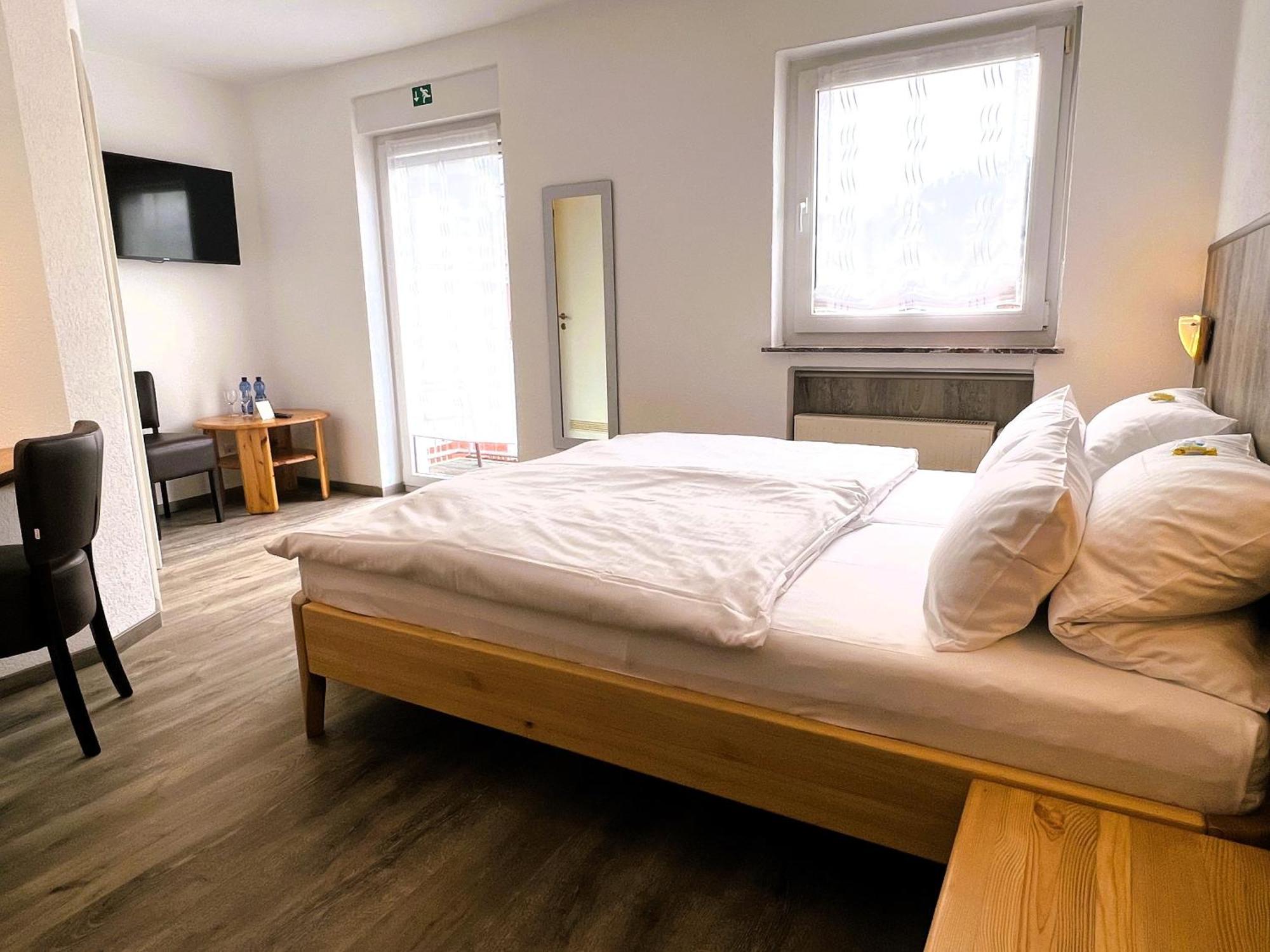 Hotel Orthwein -Kostenfreie Parkplaetze- Cölbe Zewnętrze zdjęcie